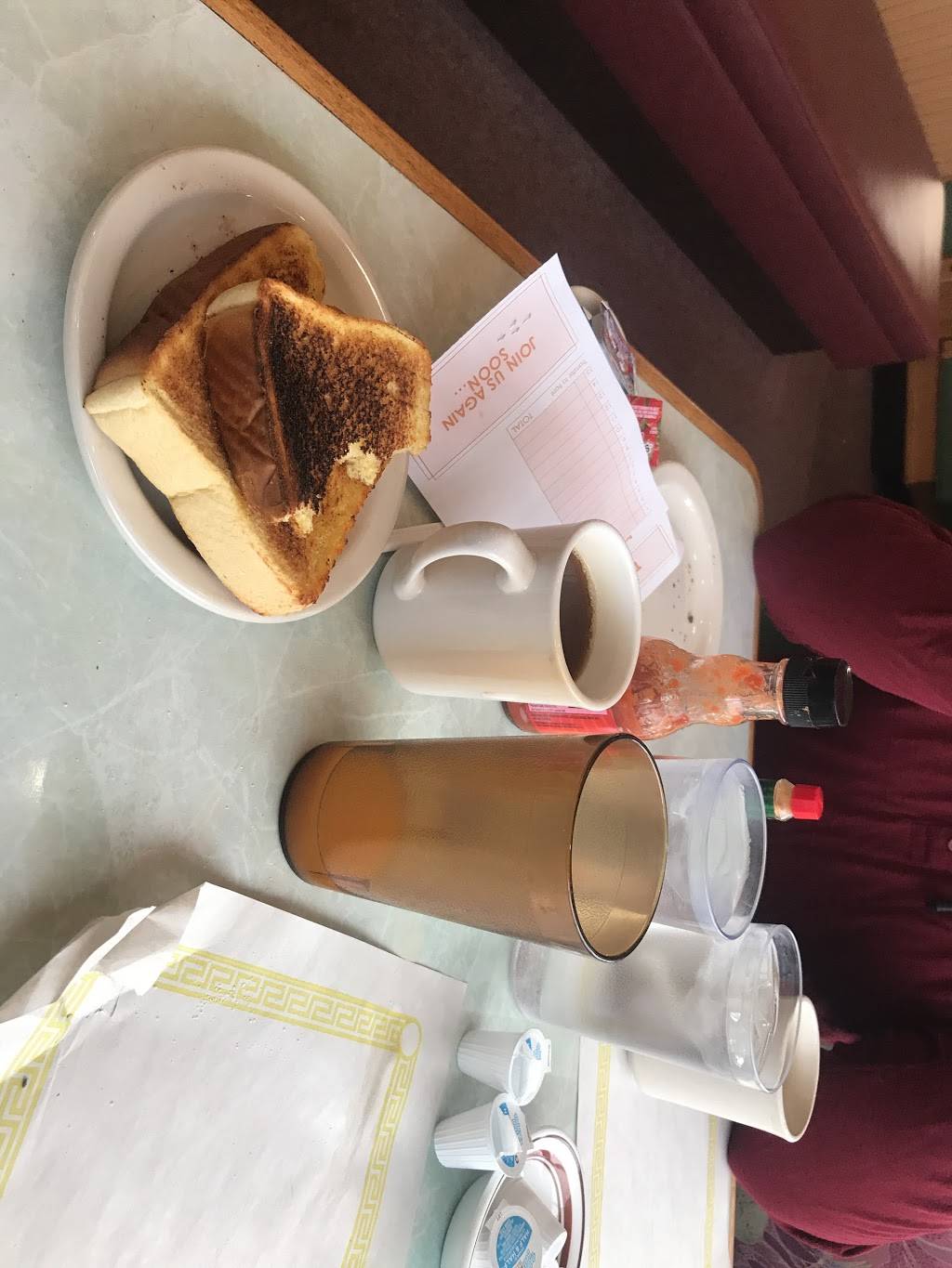 Phoenix Family Restaurant | restaurant | 12440 75th St, Kenosha, WI 53142, USA | 2628573635 OR +1 262-857-3635