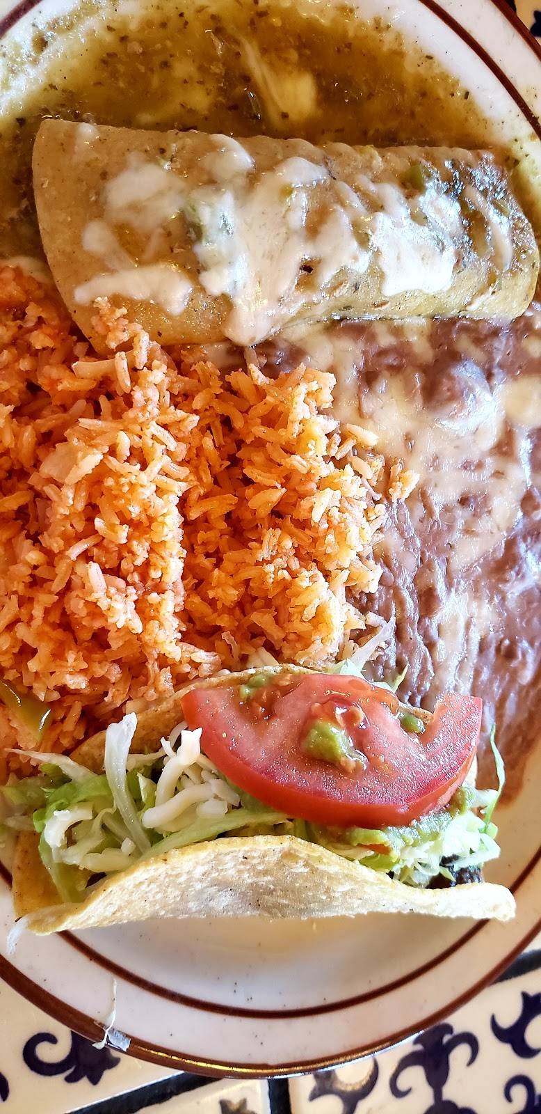 Rosa Lindas Mexican Cuisine | restaurant | 2905 McCall Ave, Selma, CA 93662, USA | 5598968917 OR +1 559-896-8917