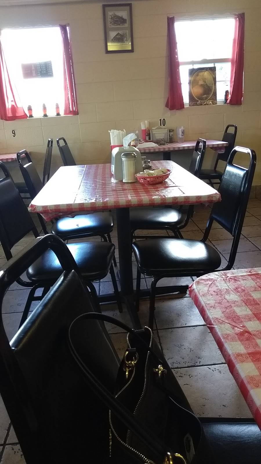 Whistle Stop Express | restaurant | 300 S Tennessee St, Cartersville, GA 30120, USA | 7703866462 OR +1 770-386-6462