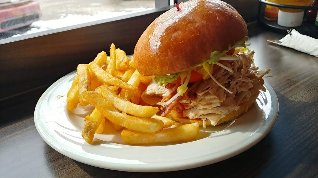 Maes | restaurant | 64 Macomb Pl, Mt Clemens, MI 48043, USA | 5866908883 OR +1 586-690-8883