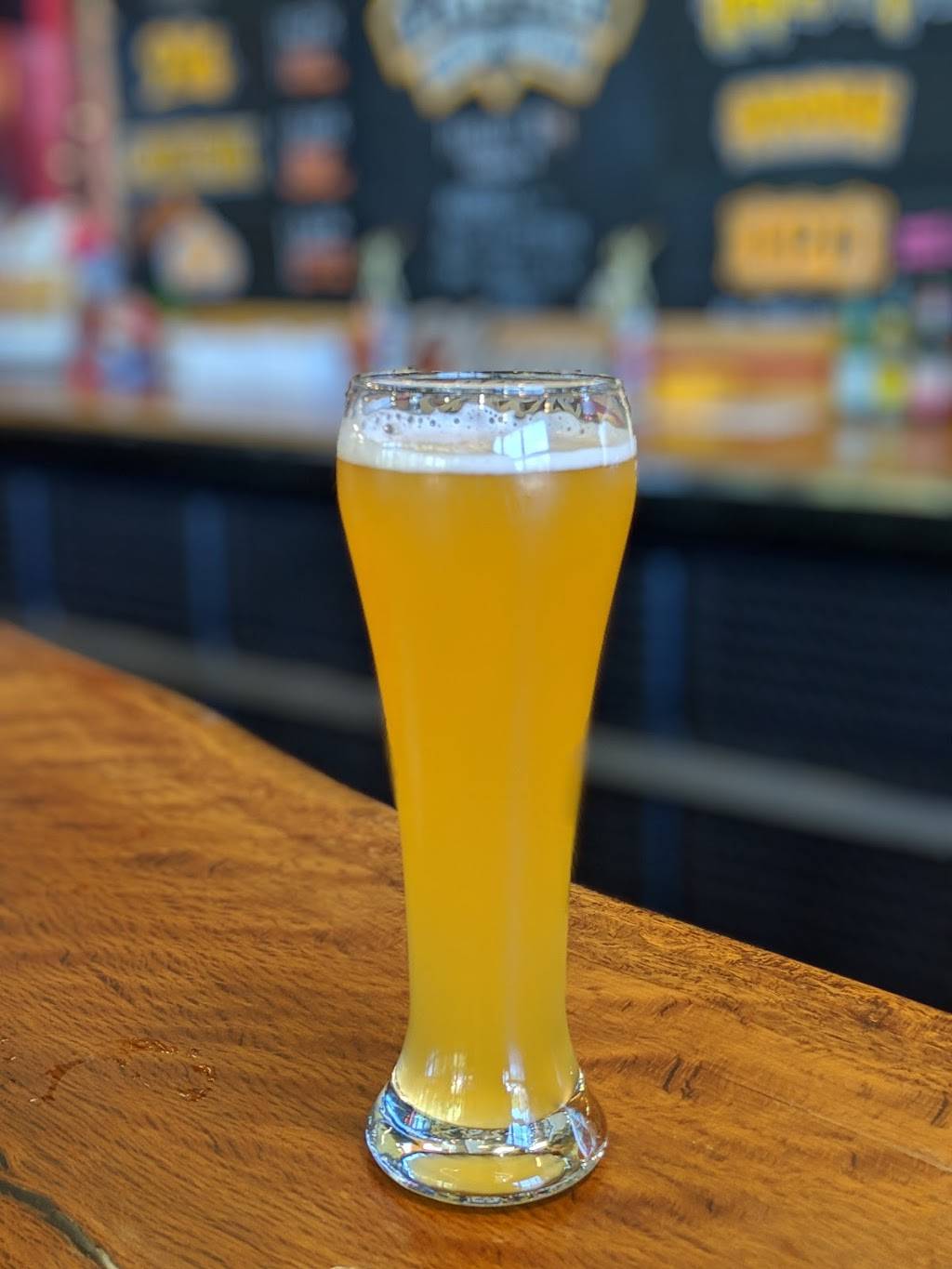 Live Oak Brewing Company | restaurant | 1615 Crozier Ln, Del Valle, TX 78617, USA | 5123852299 OR +1 512-385-2299