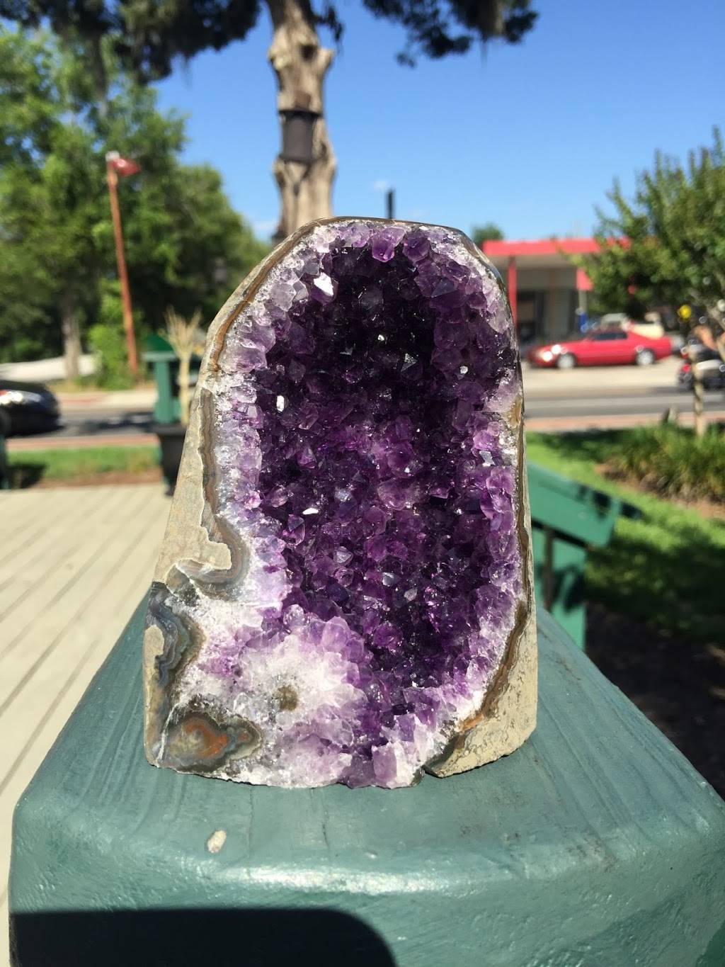 The Crystal Closet LLC | cafe | 20651 US-441 Field Row 5, Across from the Art Village, Mt Dora, FL 32757, USA | 3525594440 OR +1 352-559-4440