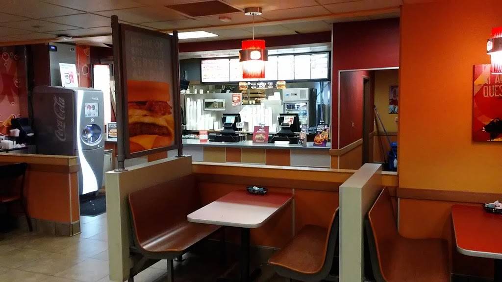 Jack in the Box | restaurant | 31650 Riverside Dr, Lake Elsinore, CA 92530, USA | 9516747656 OR +1 951-674-7656
