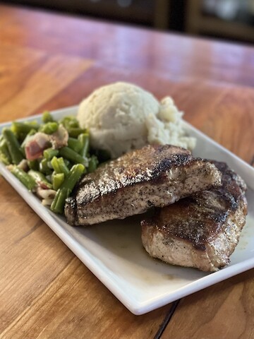 Oak Hills Country Club & Winery | restaurant | 18698 Country Club Rd, Girard, IL 62640, USA | 2176274103 OR +1 217-627-4103