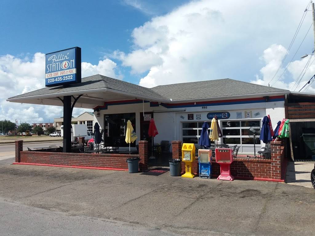 Fillin Station | restaurant | 692 Howard Ave, Biloxi, MS 39530, USA | 2284352522 OR +1 228-435-2522