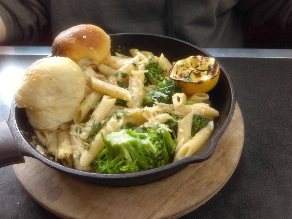 The Rock Wood Fired Pizza | restaurant | 34817 Enchanted Pkwy S, Federal Way, WA 98003, USA | 2538357625 OR +1 253-835-7625