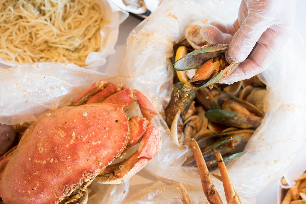 Capt Loui | restaurant | 105-02 Rockaway Blvd, Queens, NY 11417, USA | 7184801103 OR +1 718-480-1103