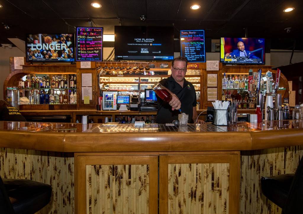 Oasis Lounge | night club | 4121 W Maple St, Wichita, KS 67209, USA | 3169439260 OR +1 316-943-9260