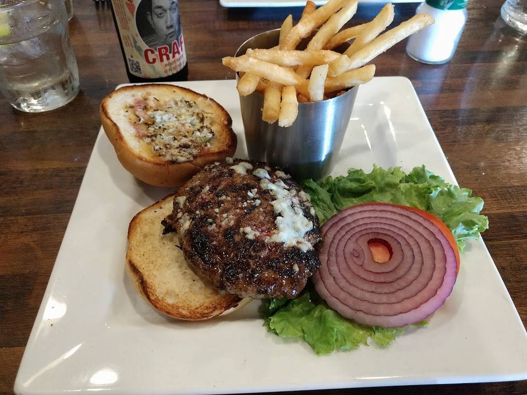 The Feast Restaurant | restaurant | 5406 Marina Dr, Holmes Beach, FL 34217, USA | 9417785092 OR +1 941-778-5092