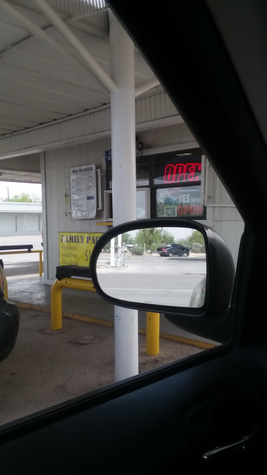 Big Burger | restaurant | 2203 N Chadbourne St, San Angelo, TX 76903, USA | 3256530312 OR +1 325-653-0312