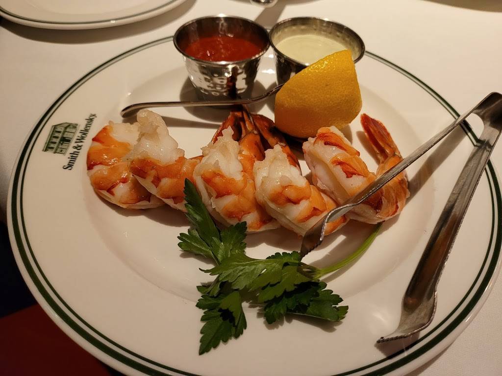 Smith & Wollensky | restaurant | Atlantic Wharf, 294 Congress St, Boston, MA 02110, USA | 6177782200 OR +1 617-778-2200
