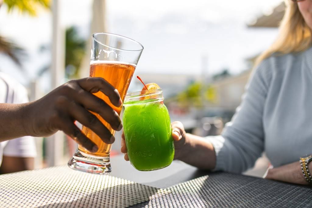 Oasis Cay | restaurant | 61 Hawks Cay Blvd, Duck Key, FL 33050, USA | 8883955539 OR +1 888-395-5539