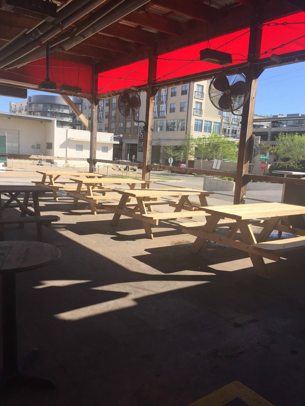 Magnolia Motor Lounge | restaurant | 3005 Morton St, Fort Worth, TX 76107, USA | 8173323344 OR +1 817-332-3344