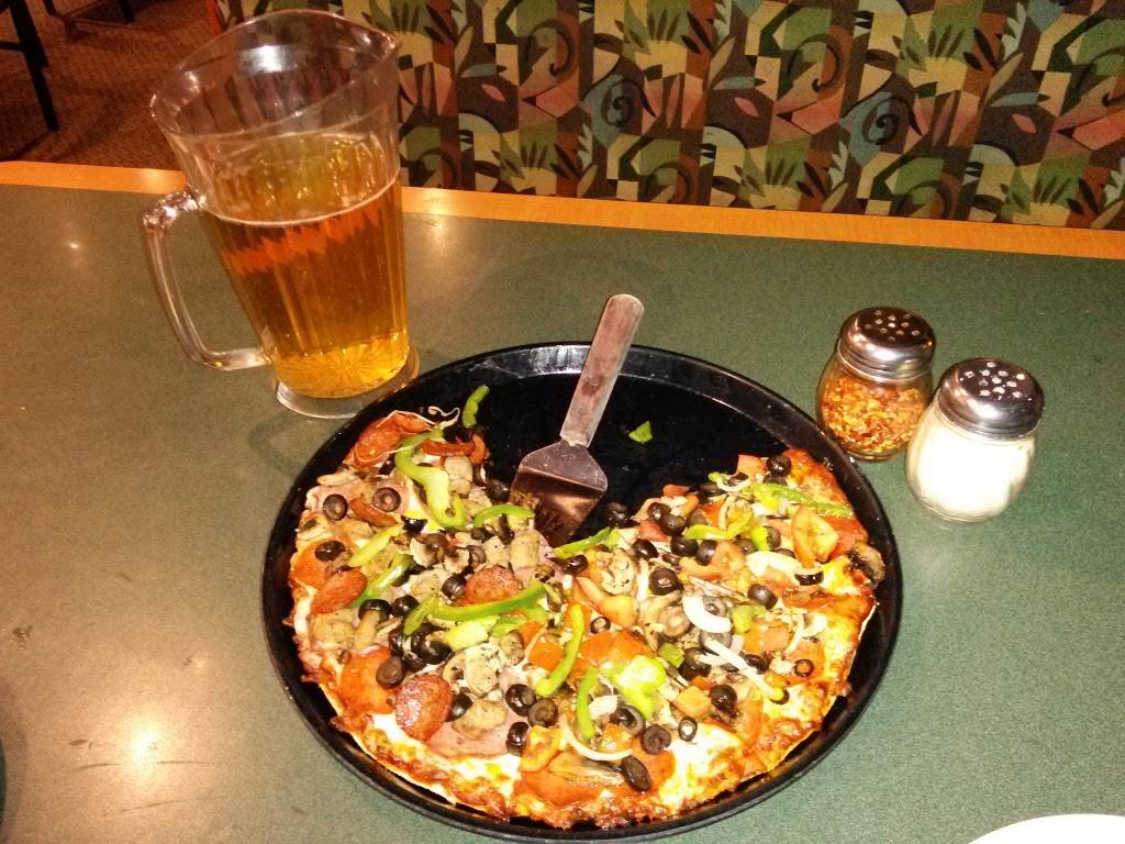 Round Table Pizza | meal delivery | 398 Grand Ave, Oakland, CA 94610, USA | 5108344444 OR +1 510-834-4444