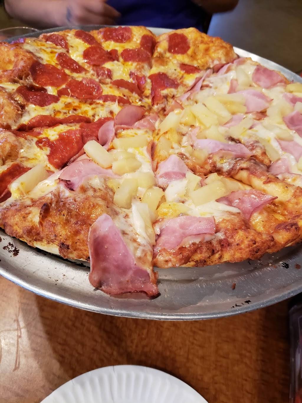 Me n eds Pizzeria | restaurant | 4701 Panama Ln #1, Bakersfield, CA 93313, USA | 6618368290 OR +1 661-836-8290