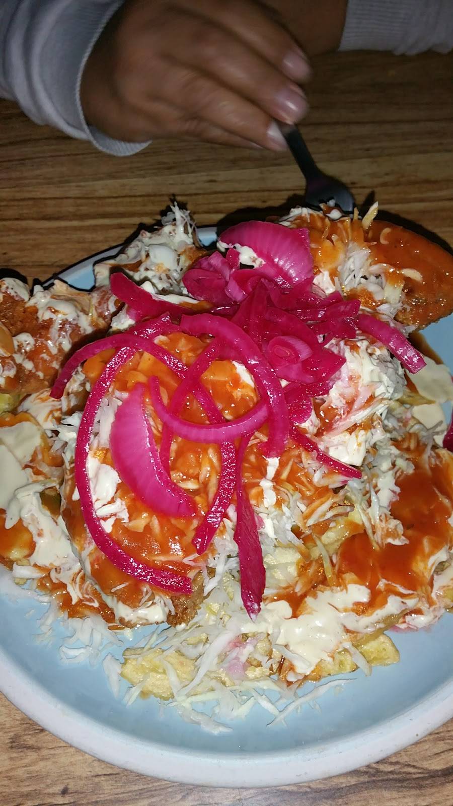 Las Tres Fronteras | restaurant | 7940 E 21st St, Tulsa, OK 74129, USA | 9189499358 OR +1 918-949-9358