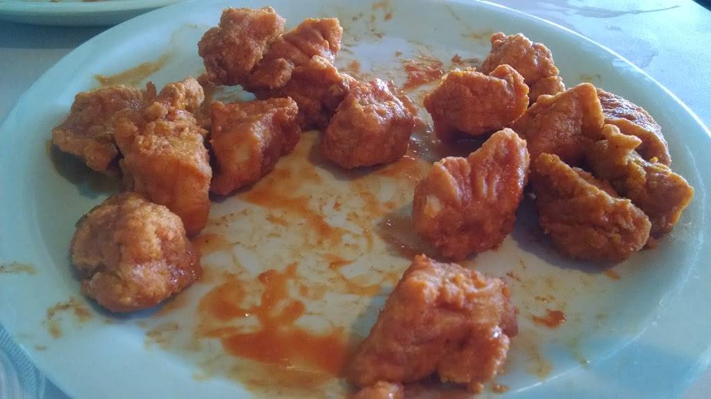 Lakers Food & Spirits | restaurant | 7610 S Lake St, Hamilton, IN 46742, USA | 2604883582 OR +1 260-488-3582