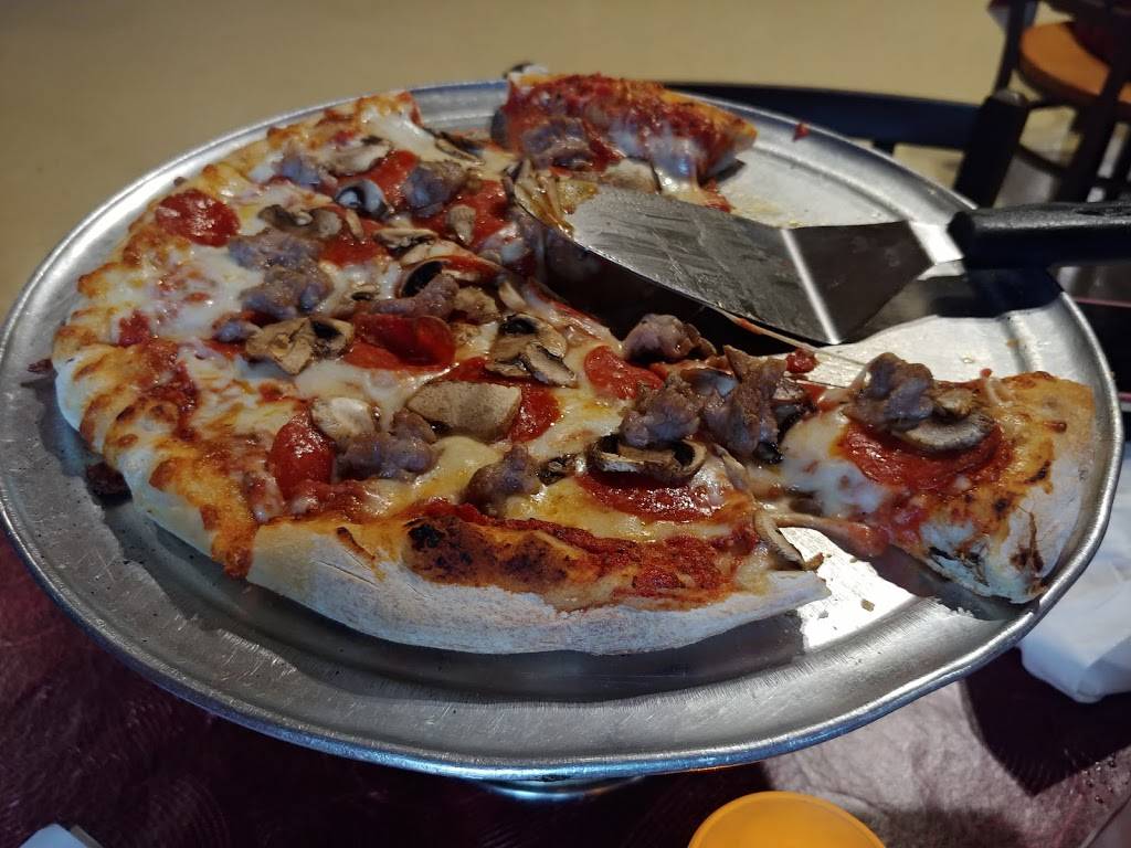 Lucianos Ristoranti | restaurant | 103 W Ludington Ave, Ludington, MI 49431, USA | 2318432244 OR +1 231-843-2244