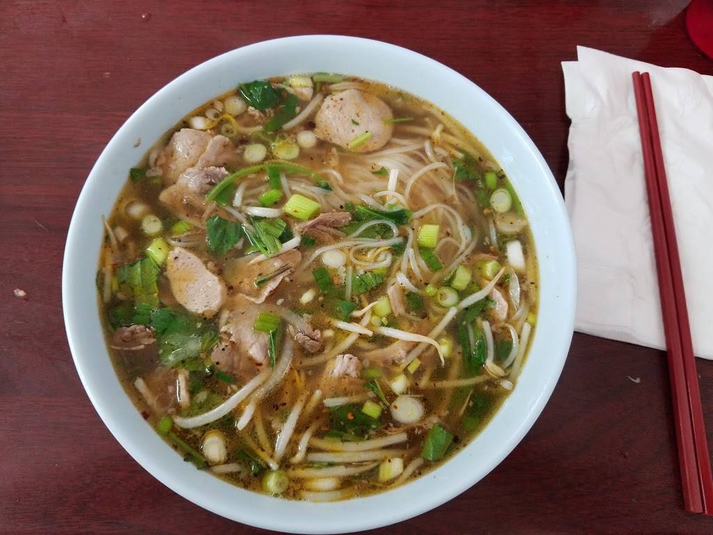 Pho 888 | restaurant | 1521 2nd Ave, Des Moines, IA 50314, USA | 5152881595 OR +1 515-288-1595