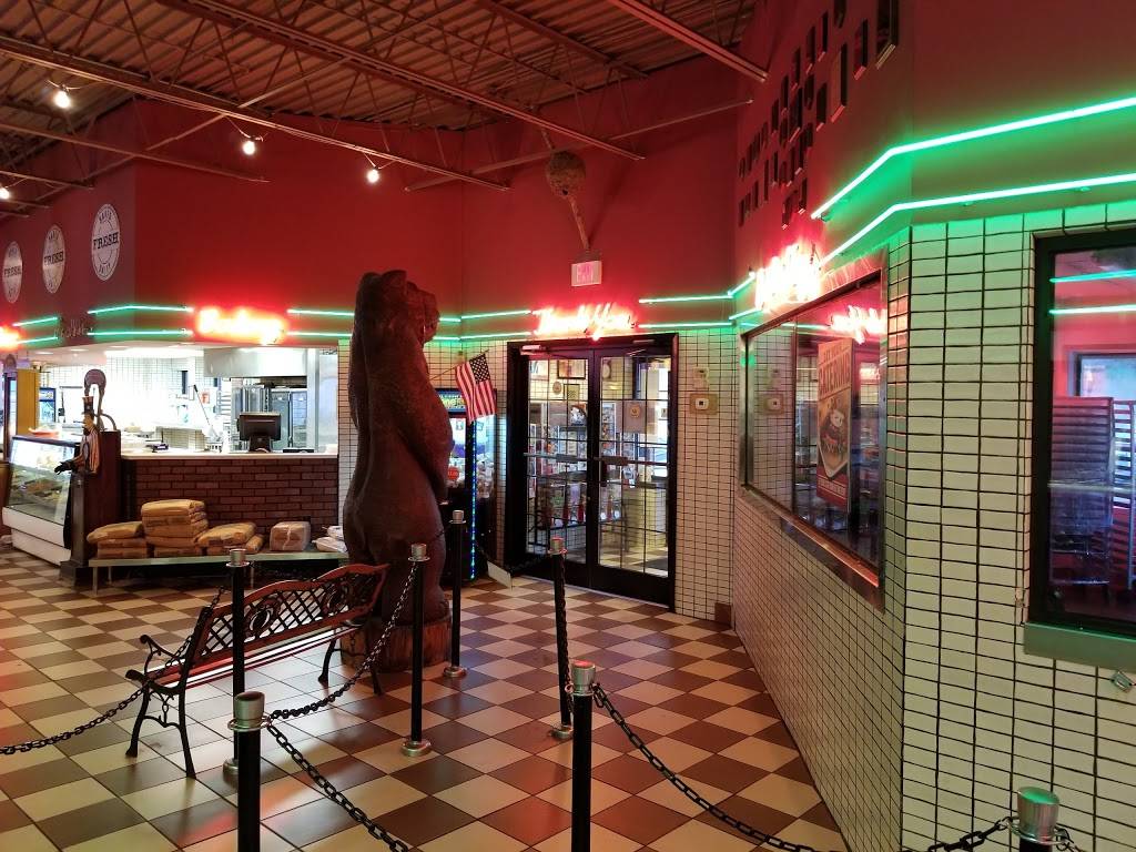 Fuddruckers | restaurant | 130 Charlotte St, Asheville, NC 28801, USA | 8282542161 OR +1 828-254-2161