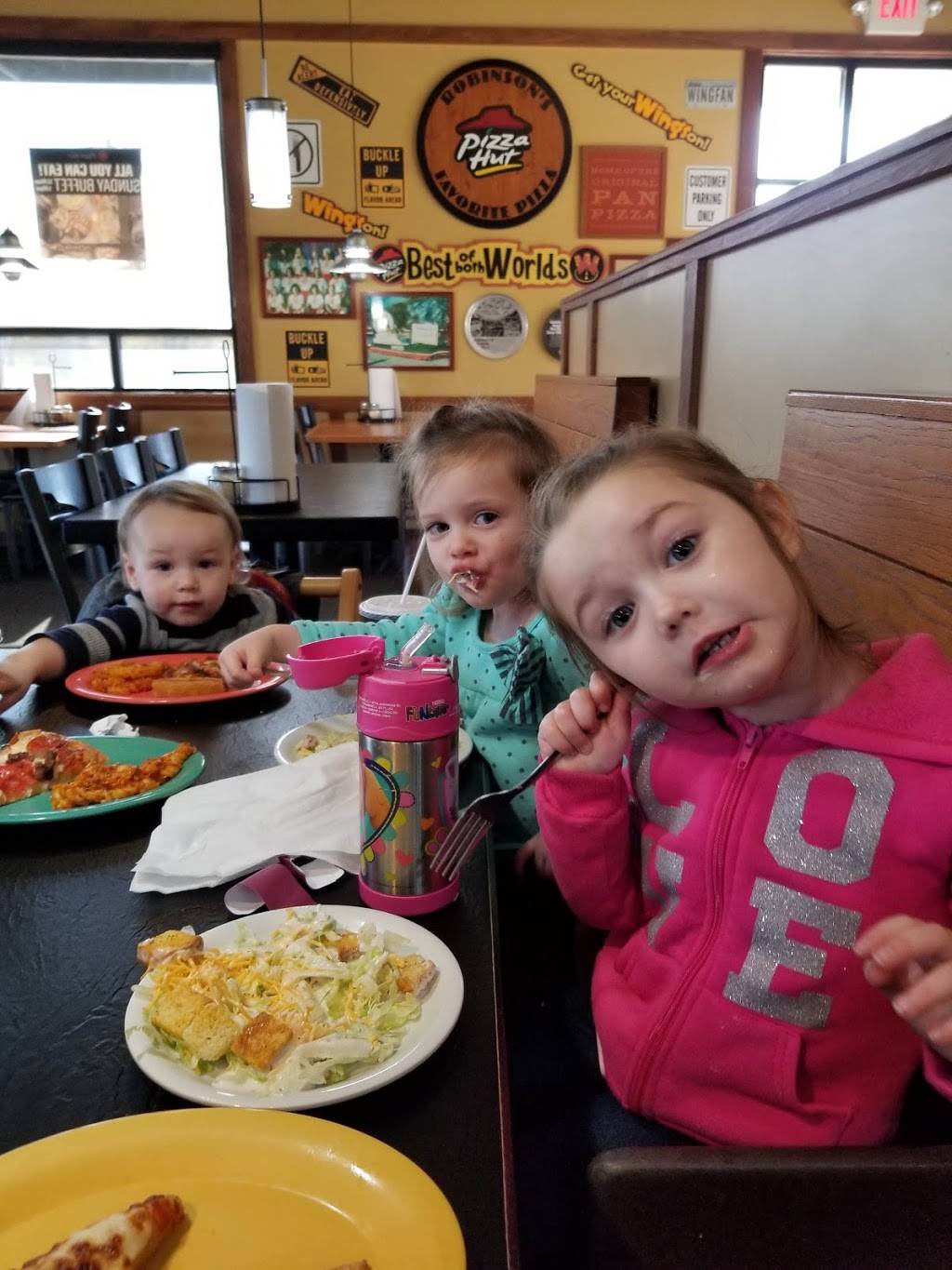 Pizza Hut | restaurant | 1306 E Main St, Robinson, IL 62454, USA | 6185465668 OR +1 618-546-5668