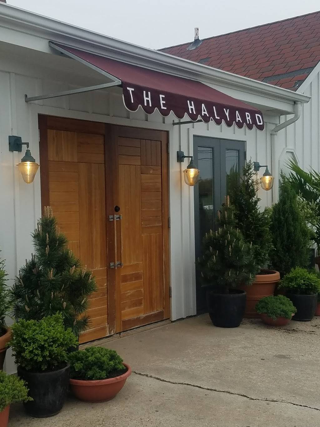 The Halyard | restaurant | 58775 County Rd 48, Greenport, NY 11944, USA | 6314770666 OR +1 631-477-0666