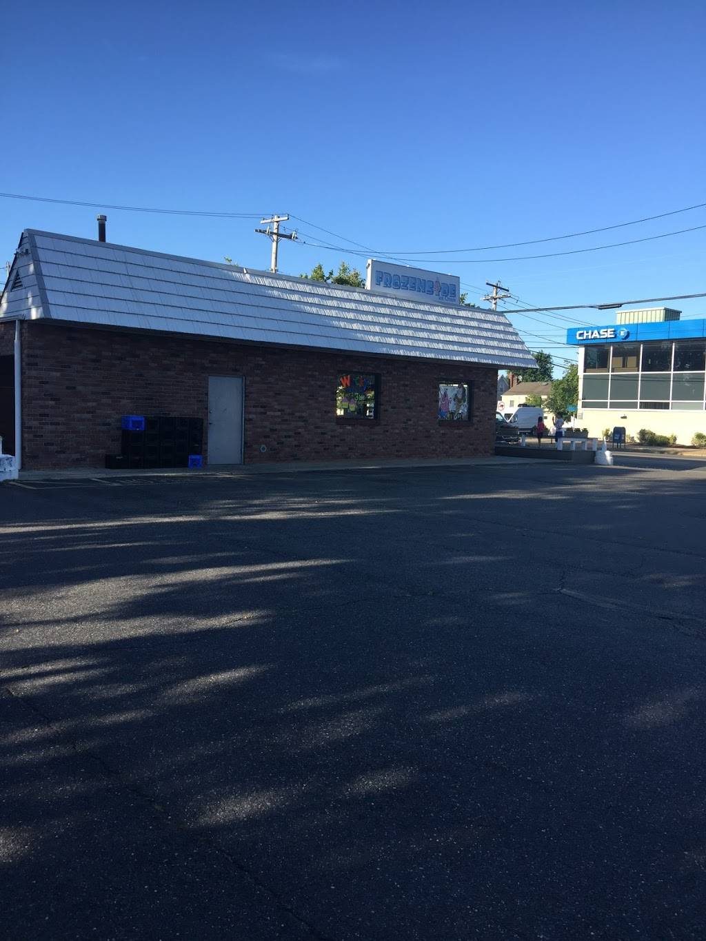 Frozen side Ice Cream | restaurant | 3286 Long Beach Rd, Oceanside, NY 11572, USA | 5162860077 OR +1 516-286-0077