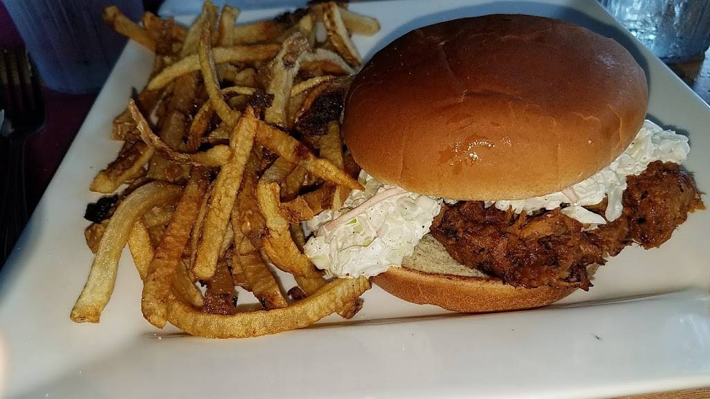 Lakes End Cafe & Grill and Marina | restaurant | 17838 Wayah Rd, Topton, NC 28781, USA | 8283213000 OR +1 828-321-3000