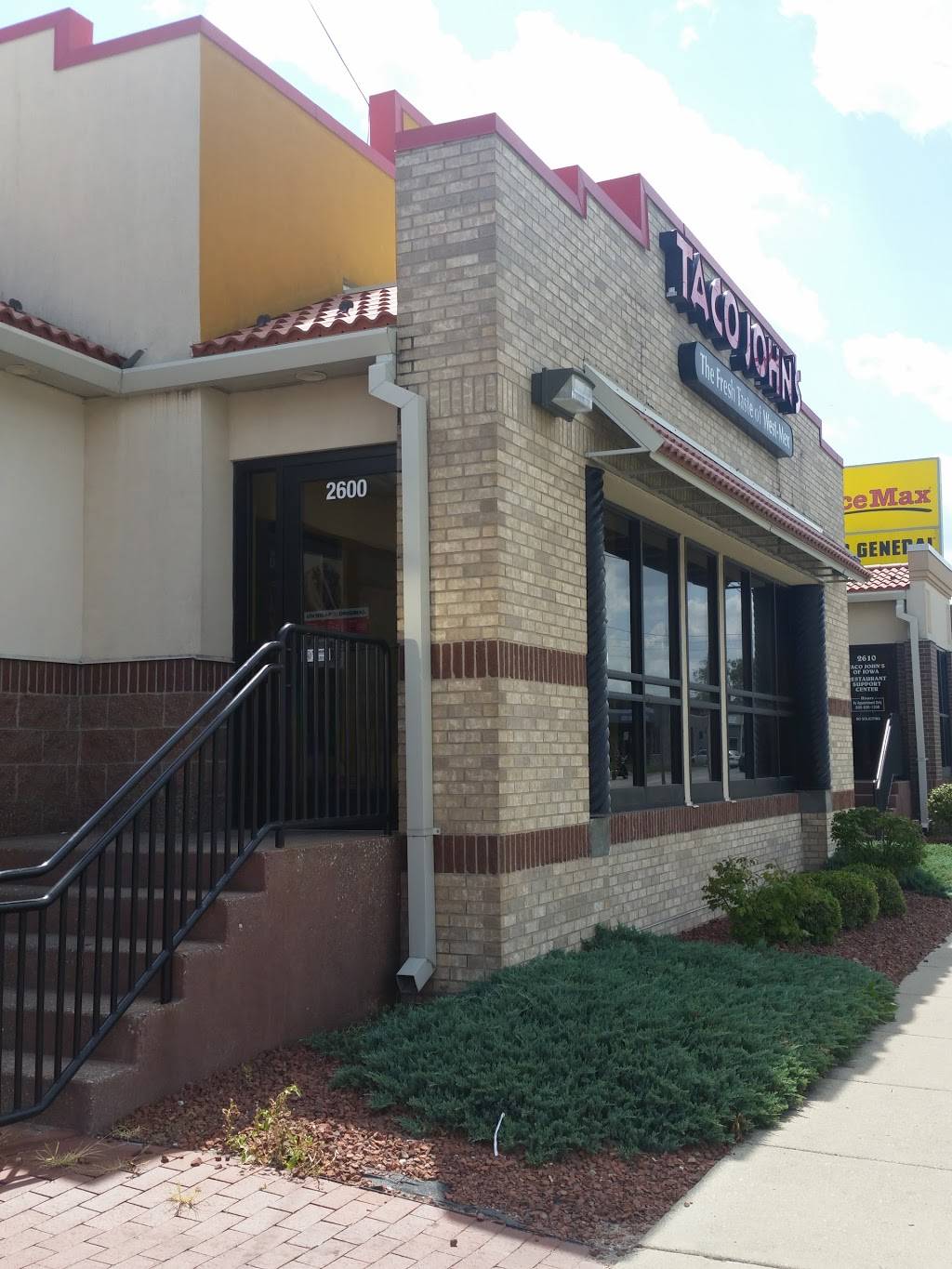 Taco Johns | restaurant | 2600 Ingersoll Ave, Des Moines, IA 50312, USA | 5152436900 OR +1 515-243-6900