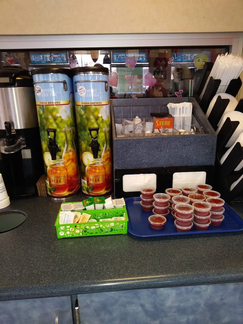 White Castle | restaurant | 7200 Cedar Springs Blvd, Louisville, KY 40291, USA | 5022395563 OR +1 502-239-5563