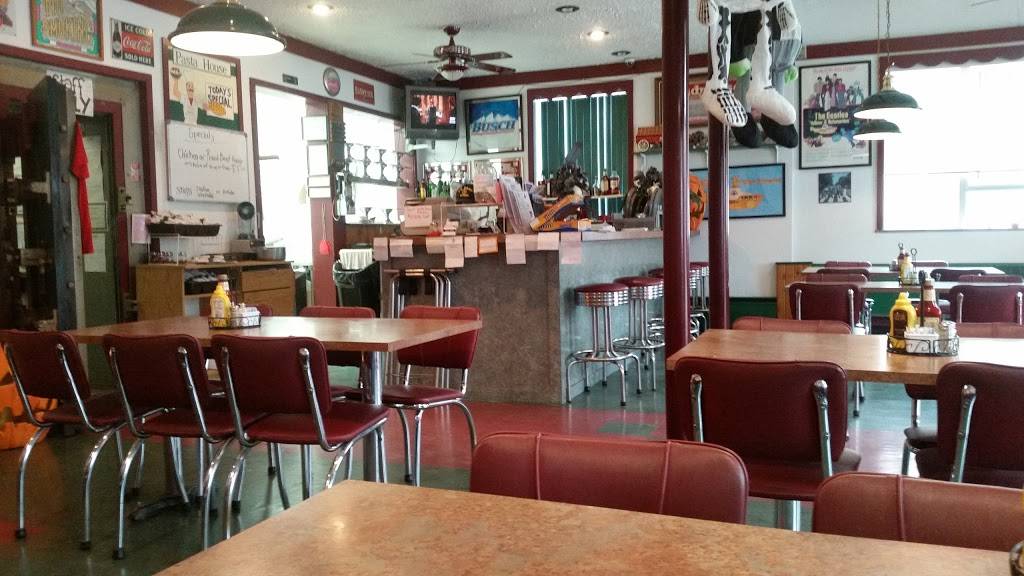 The Pasta House | restaurant | 337 Main St, Kinde, MI 48445, USA | 9898744070 OR +1 989-874-4070