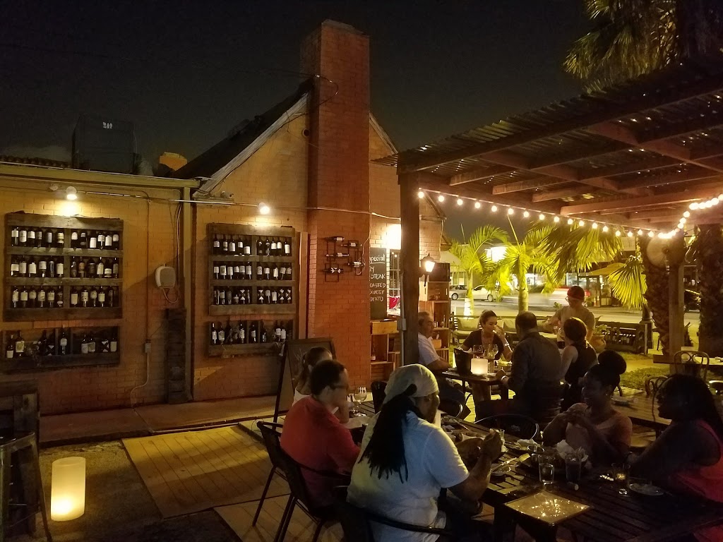 Winewood | restaurant | 7251 Biscayne Blvd, Miami, FL 33138, USA | 3057548282 OR +1 305-754-8282