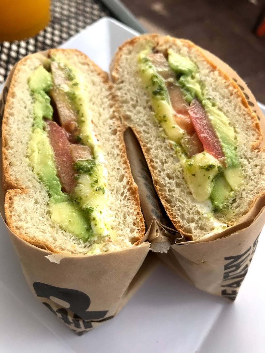 DLite Healthy On The Go | restaurant | 2613 N Scottsdale Rd, Scottsdale, AZ 85257, USA | 4802478537 OR +1 480-247-8537