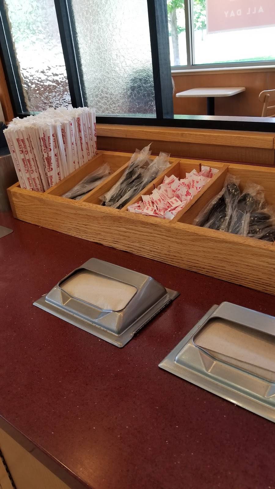 Wendys | restaurant | 1230 E M36, Pinckney, MI 48169, USA | 7348783197 OR +1 734-878-3197