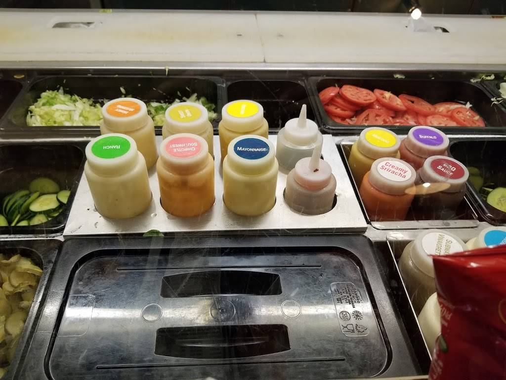 Subway | meal takeaway | 1317 0 Street, Lincoln, NE 68508, USA | 4024768193 OR +1 402-476-8193