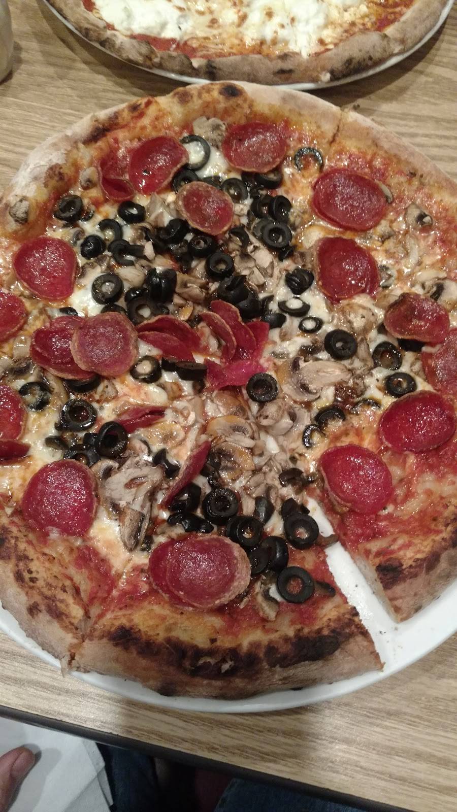 900 Degrees Brick Oven Pizza | restaurant | 609 E Main St A, Purcellville, VA 20132, USA | 5403383322 OR +1 540-338-3322