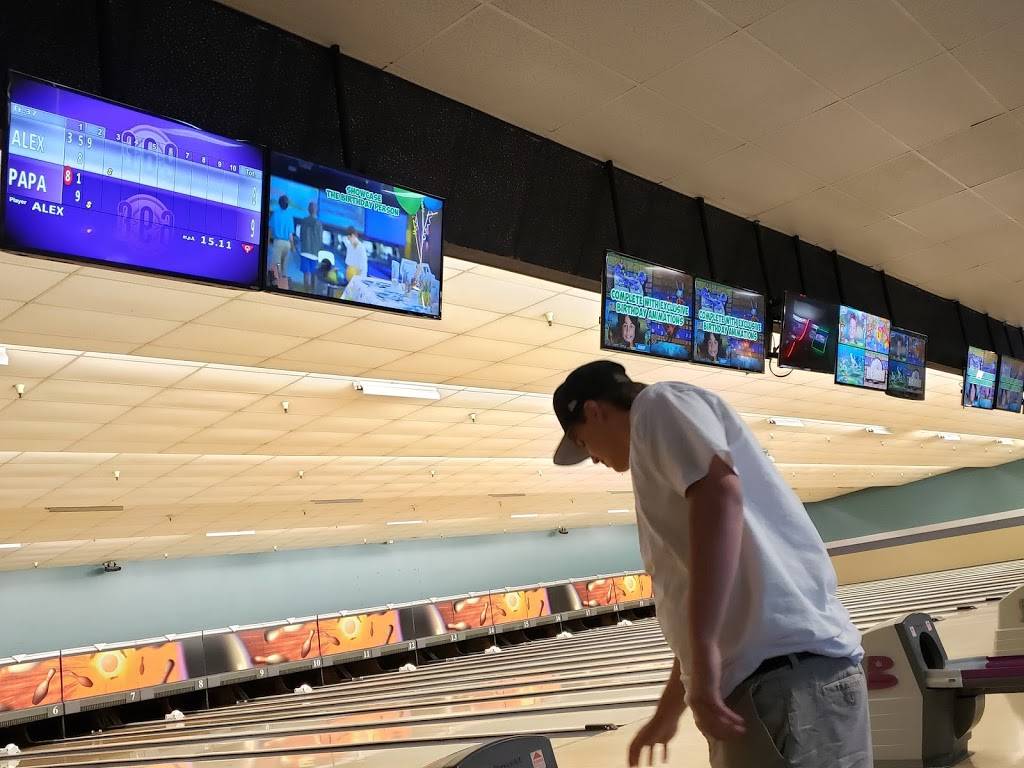 Gold Country Lanes | restaurant | 81 Ridge Rd, Sutter Creek, CA 95685, USA | 2092233334 OR +1 209-223-3334