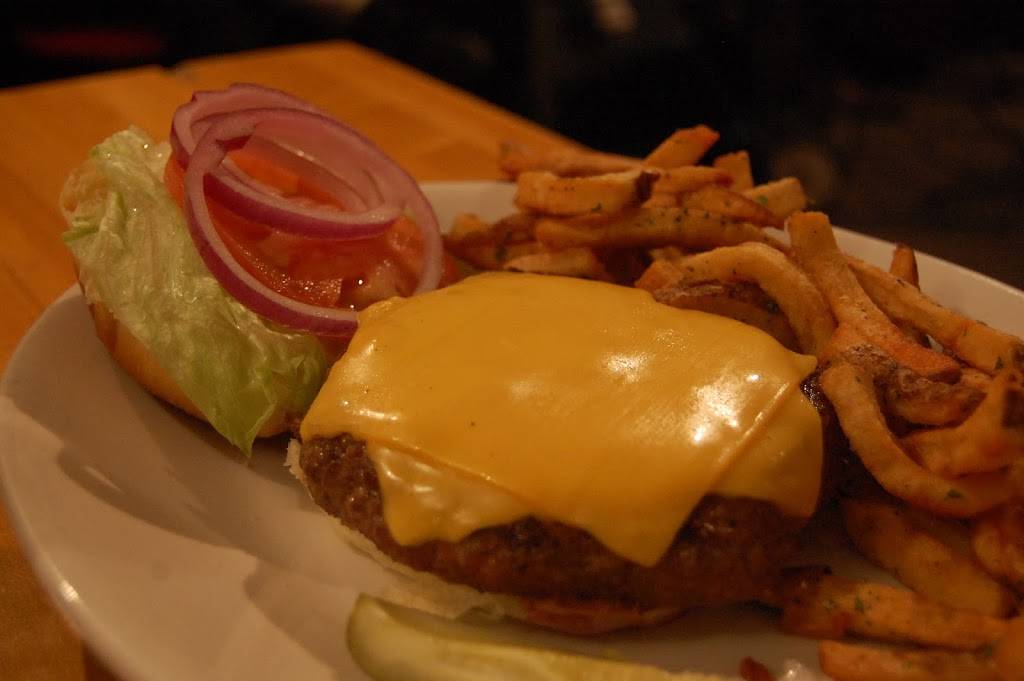 The Tavern Company | restaurant | 2299 Lee Rd, Cleveland Heights, OH 44118, USA | 2163216001 OR +1 216-321-6001