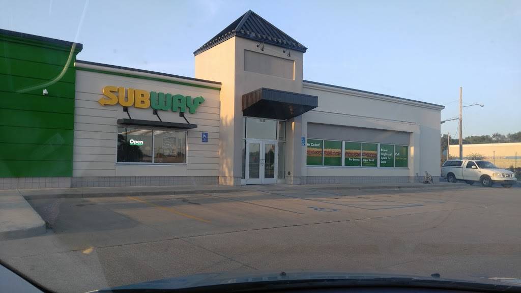 Subway | restaurant | 1512 W Center Rd, Essexville, MI 48732, USA | 9898958433 OR +1 989-895-8433