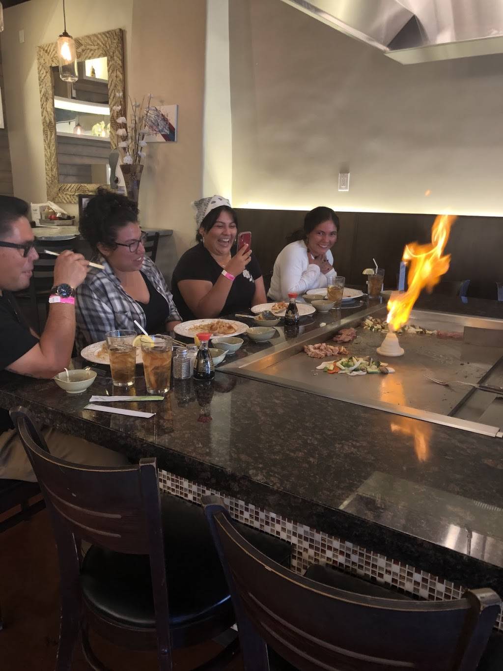 Hana teppanyaki | restaurant | 3503 Central Ave NE, Albuquerque, NM 87106, USA | 5052550585 OR +1 505-255-0585