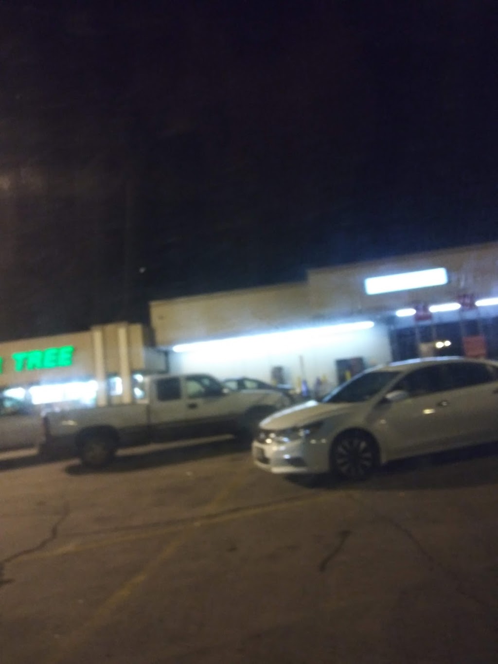 Little Caesars Pizza | meal delivery | 335 E Gibson St, Jasper, TX 75951, USA | 4093842355 OR +1 409-384-2355