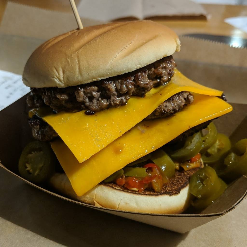 Elevation Burger | restaurant | 108 Waterfront St, Oxon Hill, MD 20745, USA | 3015679010 OR +1 301-567-9010