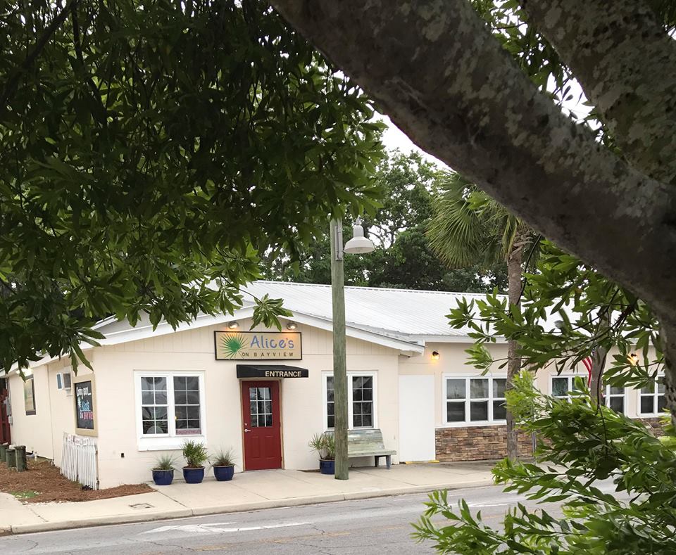 Alices on Bayview | restaurant | 1000 Bayview Ave, Panama City, FL 32401, USA | 8506404516 OR +1 850-640-4516