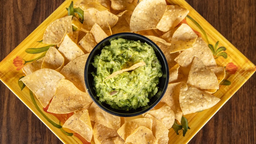 Mamas Cocina: Tacos y Birria | restaurant | 5576 State Rd 50 Unit B, Delavan, WI 53115, USA | 2622336114 OR +1 262-233-6114