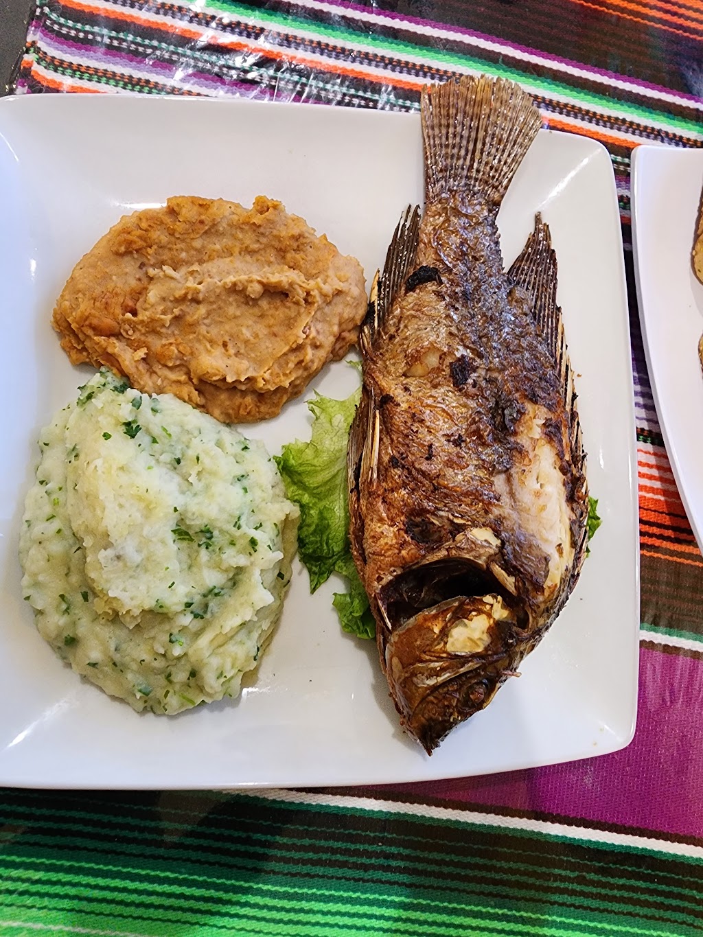 El rinconcito vip restaurant | restaurant | 17715 Arrow Blvd, Fontana, CA 92335, USA | 9093208197 OR +1 909-320-8197