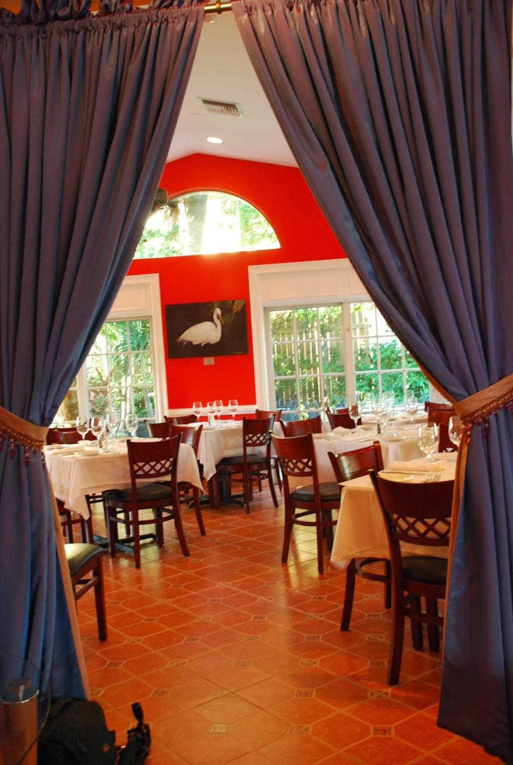 Patio Delray | restaurant | 800 Palm Trail, Delray Beach, FL 33483, USA | 5612790880 OR +1 561-279-0880