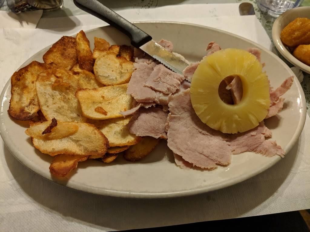 Deitsch Eck Restaurant | restaurant | 87 Penn St, Lenhartsville, PA 19534, USA | 6105628520 OR +1 610-562-8520