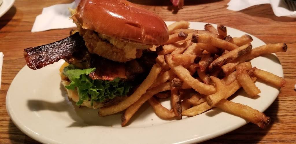 Dogfish Head Alehouse | restaurant | 6220 Leesburg Pike, Falls Church, VA 22044, USA | 7035343342 OR +1 703-534-3342