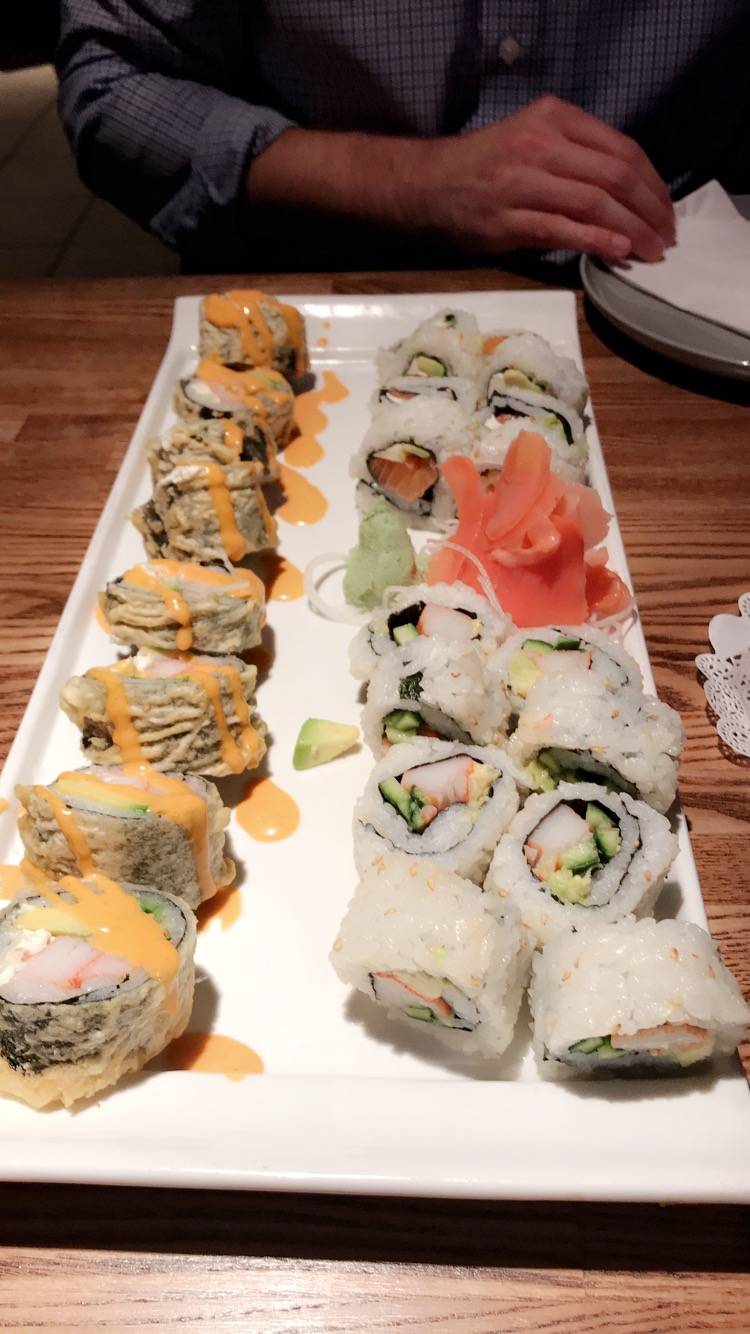 Q88 Pho & Sushi | restaurant | 7020 Huntley Rd #1, Carpentersville, IL 60110, USA | 2242932800 OR +1 224-293-2800