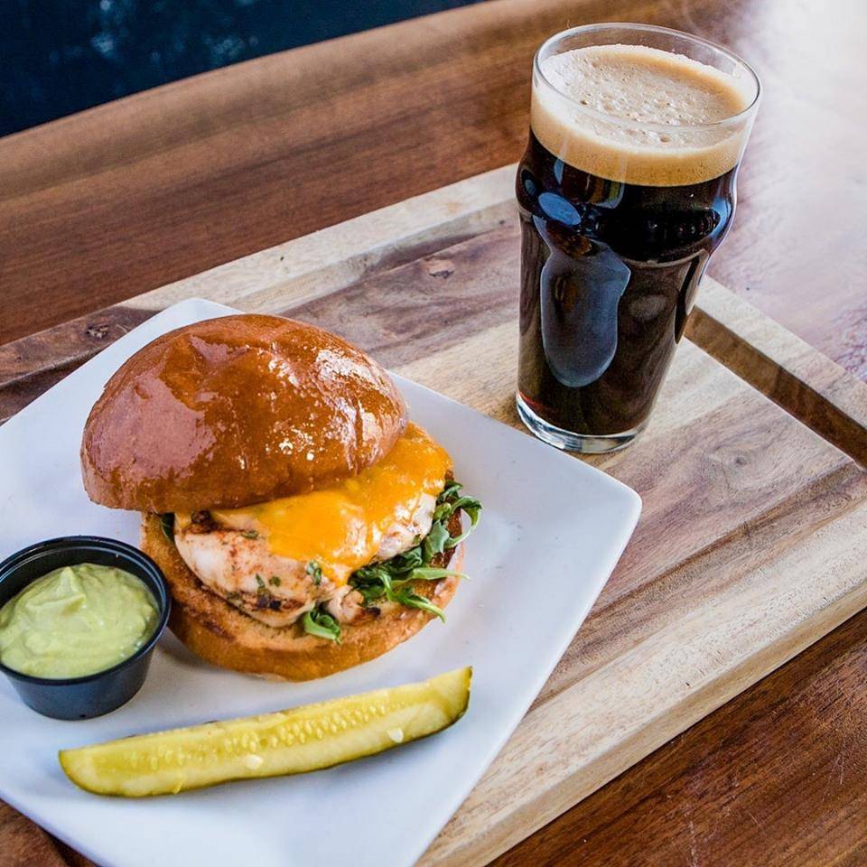 District Pub NoHo | restaurant | 5249 Lankershim Blvd, North Hollywood, CA 91601, USA | 8187327319 OR +1 818-732-7319